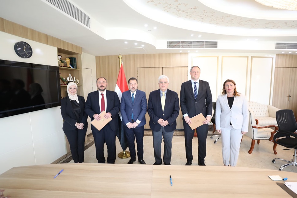 وزير التعليم العالي يشهد توقيع مذكرة تفاهم بين "الأعلى للمستشفيات" و"كوجنوس" الألمانية لتعزيز التعليم الطبي والرعاية الصحية للكوادر المصرية والإفريقية