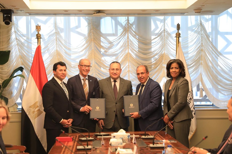 وزير التعليم العالي يشهد توقيع شراكة دولية لإطلاق أول ماجستير للإدارة الرياضية مع الاتحاد الدولي للرياضة الجامعية في إفريقيا والوطن العربي