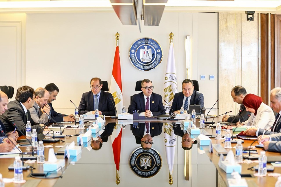 في اجتماع تنسيقي بين وزارات «التخطيط والتنمية الاقتصادية» و«التعليم العالي»و«المالية» : بحث دعم الجامعات وتعزيز دور مؤسسات التعليم العالي في تحقيق التنمية الشاملة