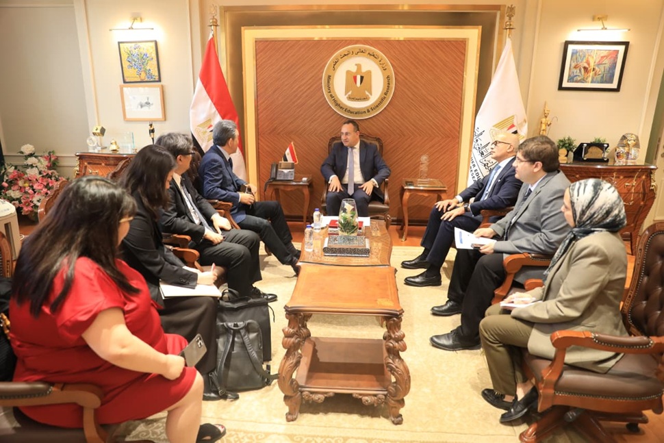 Minister of Higher Education Receives President of Hiroshima University to Discuss Enhancing Educational and Research Cooperation
