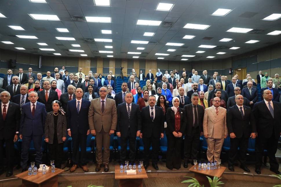 وزير التعليم العالي ومحافظ الإسكندرية ورئيس جامعة الإسكندرية يفتتحون عددًا من المشروعات الصحية بجامعة الإسكندرية بتكلفة 632 مليون جنيه