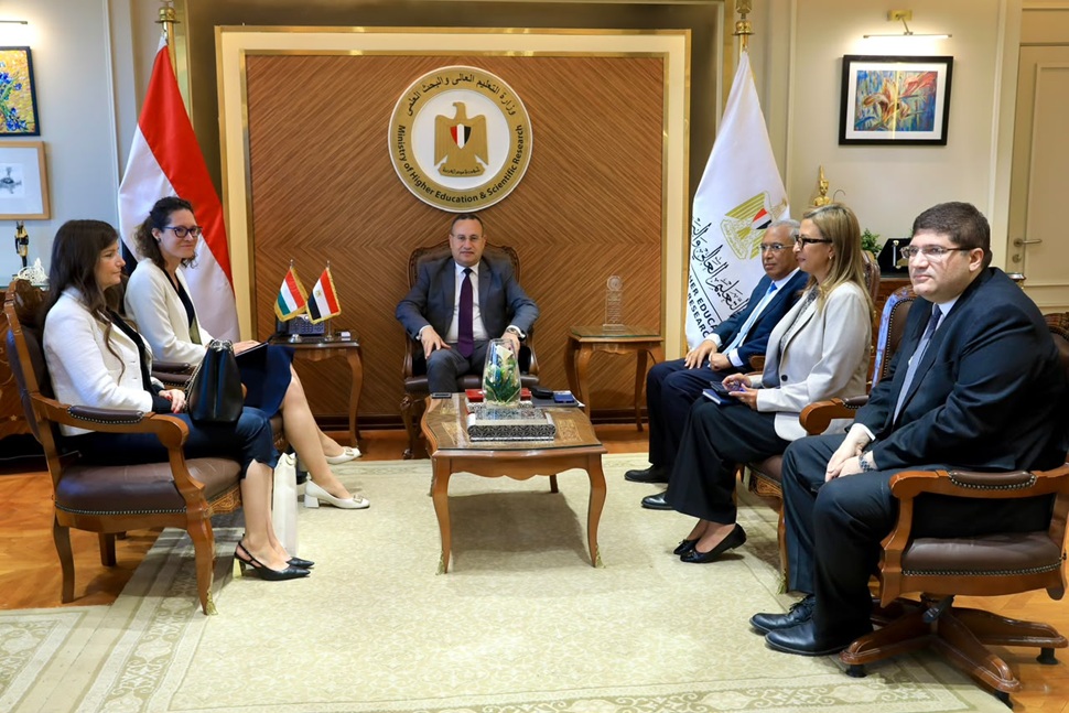 وزير التعليم العالي والبحث العلمي والقائم بأعمال وزير الثقافة يبحث مع سفيرة المجر تعزيز الشراكة المصرية المجرية في التعليم العالي والبحث العلمي والابتكار