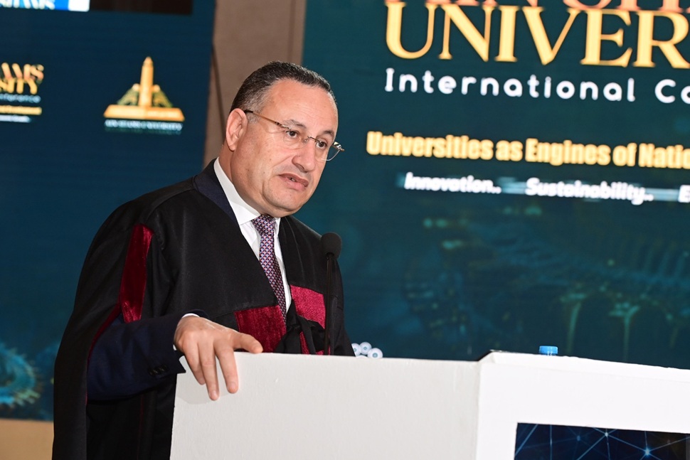 وزير التعليم العالي ورئيس جامعة عين شمس يفتتحان المؤتمر الدولي الرابع عشر لجامعة عين شمس تحت شعار «الجامعات قاطرات للتنمية الوطنية… نحو الابتكار والنمو الاقتصادي المستدام»
