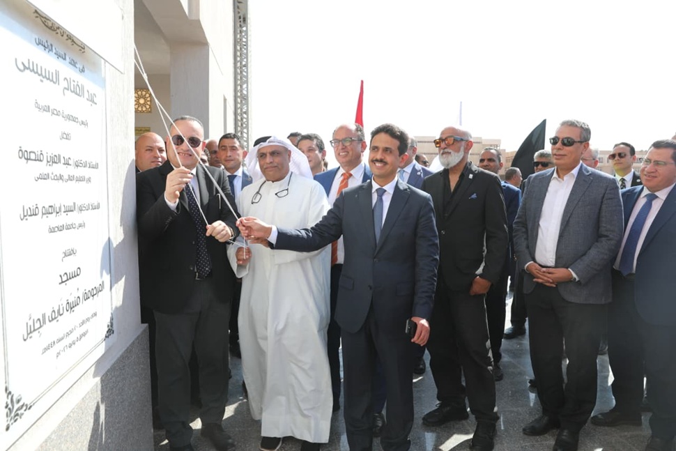 وزير التعليم العالي ورئيس جامعة العاصمة يفتتحان ويتفقدان عددًا من المشروعات التعليمية والطبية بجامعة العاصمة